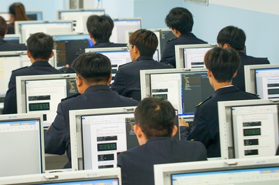 健康大数据管理与服务的网络技术服务: 构建智慧医疗新生态